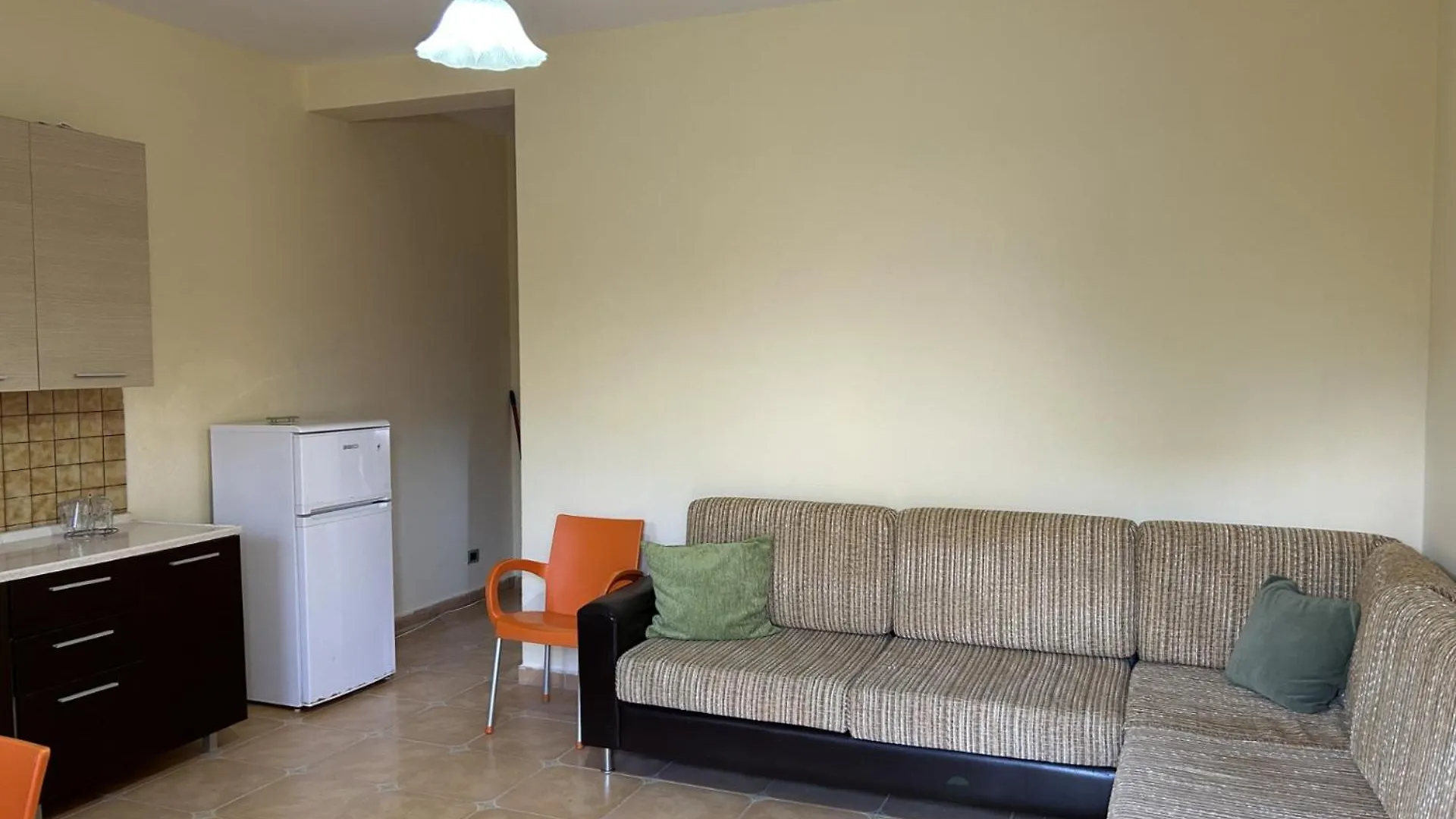 Guest house Sol House Hotel Velipoje