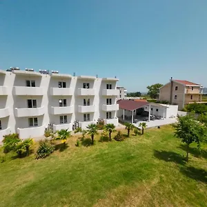 Hotel Village, Velipojë