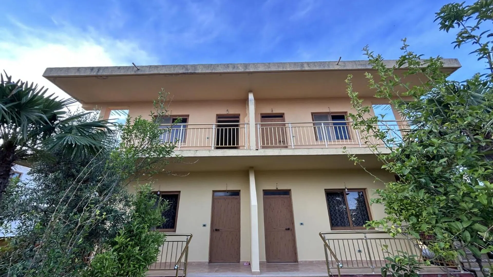 מלון Velipojë Sol House